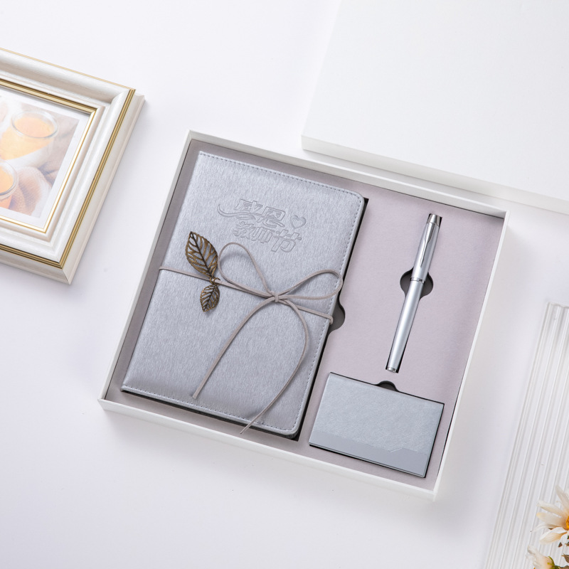 A5 Vegan Leather Notebook & Metal Pen Gift Set — 300 × 250 mm Box